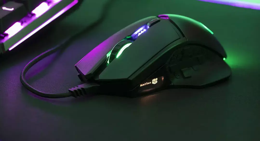 Cooler Master - Mire jó az OLED-es egér?