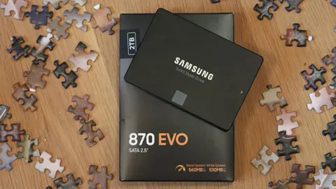 A memóriakrízis közepette egy 8 TB-os taggal bővült a Samsung 870 EVO sorozata