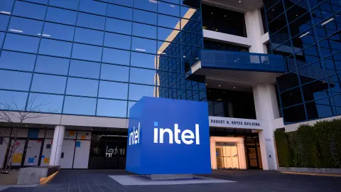 Új memóriatípussal állítana konkurenciát a HBM-nek az Intel – A HB3DM letarolhatja az AI gyorsítók szegmensét?