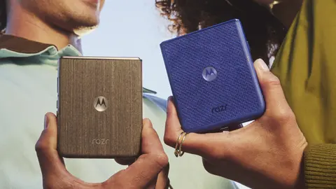 Serija Motorola Razr stigla s tri modela, vratilo se i drvo na poleđini
