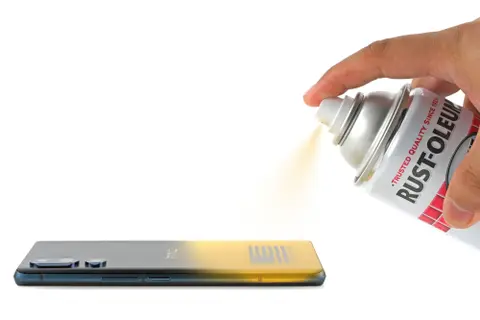 iFixit: Trumps Mobiltelefon ist ein HTC von 2024