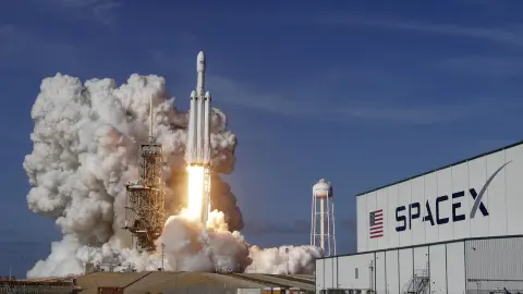 Tőzsdére lépett a SpaceX, és rögtön rakétaként lőtt ki az árfolyama