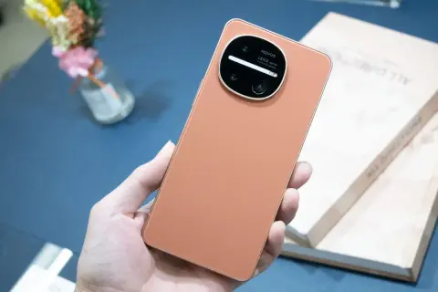 A Sharp új felsőkategóriás mobilján még hangdizájner is dolgozott