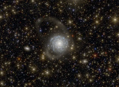 Ein neues Weltraumteleskop kartiert die Halos und Sternströme von Galaxien