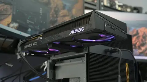 Az őrült modder megint akcióba lépett: NAS-ból készített GeForce RTX 5060 alapú gamer PC-t