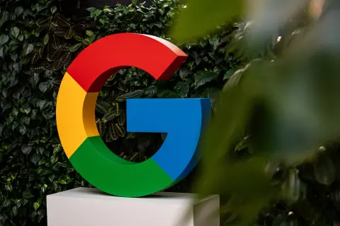 Jelentős változások jönnek a Google MI érdekeltségeinek vezetőségében