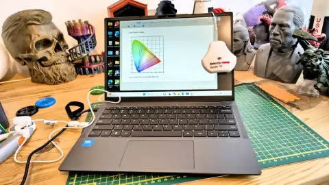 Ezúttal nem a processzorral, hanem a kijelzővel csapta be a vásárlókat a kínai notebookgyártó, a Chuwi
