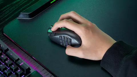 Razer predstavil novo igralno miško: Naga V3 Pro je namenjena predvsem ljubiteljem MMO-iger