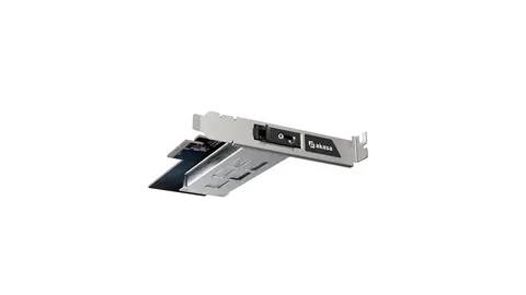 NAS-okra jellemző kivehető fiókkal várja az M.2-es SSD kártyákat az AKASA PCIe bővítőkártyája