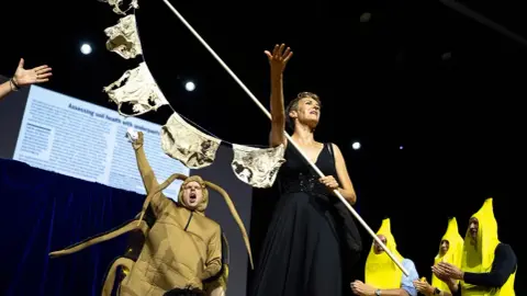 Ig Nobel 2026 – Eltemetett alsógatyák, büdös tinik és állati csókok