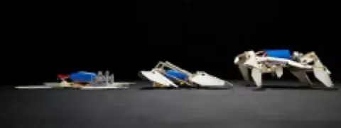 Összehajtogatja magát és elmászik az origamirobot