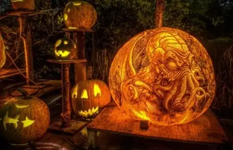 Halloween-i horrormustra