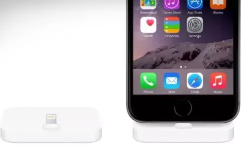 Lightning csatlakozós dokkolóval állt elő az Apple