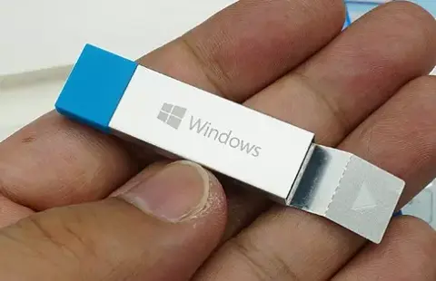 Lencsevégen a Windows 10 USB-s kiadásának pendrive-ja
