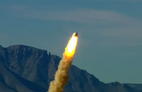 Ma tesztelik a New Shepard mentőrendszerét