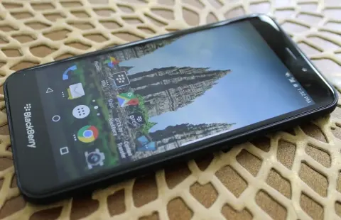 Váratlan újdonság: Bemutatkozott a BlackBerry Aurora