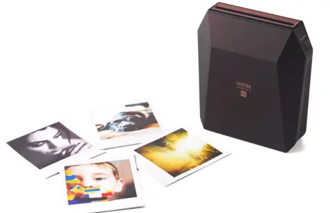 Zsebre vágható fotónyomtató mobilokhoz a Fujifilmtől