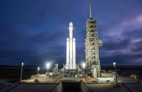 Rövidesen startolhat a SpaceX első szuperrakétája