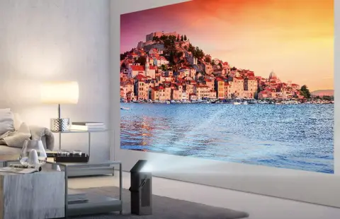 HDR10 támogatással érkezik az első 4K-s LG projektor