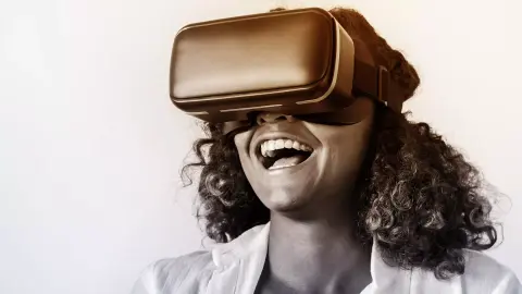Egészen durva lehetőségeket nyújtó VR/AR headseten dolgozhat az Apple