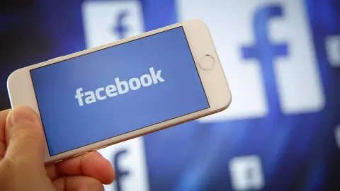 Nyit a zenés tartalmak megosztása felé a Facebook, jön a Lip Sync Live