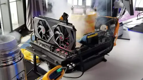 Core i9-9900K 6,9 GHz-en, nyolc aktív maggal
