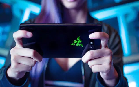 Változatlan dizájnnal, de érezhető előrelépést jelent a Razer Phone 2