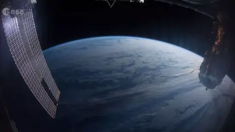 Napkelte a Föld felett – ezt látják az ISS űrhajósai minden nap