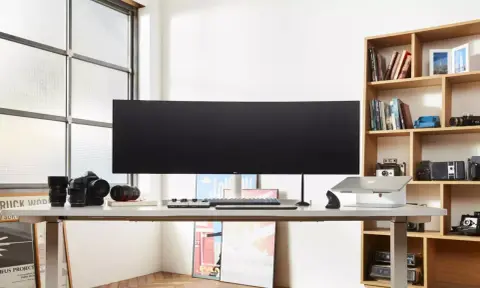 Óriási monitorokkal készül a CES 2019-re az LG