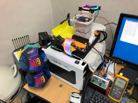 Core i9-9900K CPU-val és Z270-es alaplappal döntöttek SuperPi világrekordot