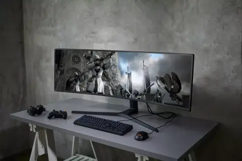 Ultraszélesvásznú, minimalista és tartalomgyártóknak készített monitorkülönlegességek a Samsungtól