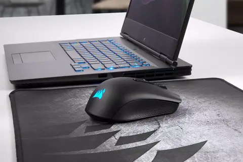 Vezetéknélküli technológiában és LED-ben is újít a Corsair