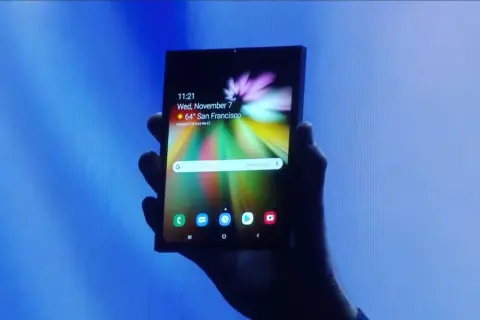 Kint van a CES-en a hajtogatható Samsung mobil