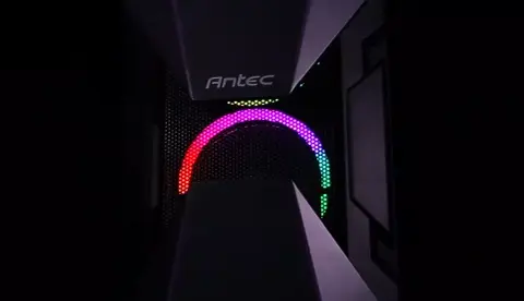 Az RGB rajongó gamereket veszi célba az Antec Dark Avenger 601