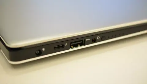 Thunderbolt porton keresztül is átvehető az irányítás az egyes rendszerek felett