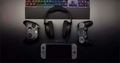 Több platformhoz is használható az új Corsair gamer headset