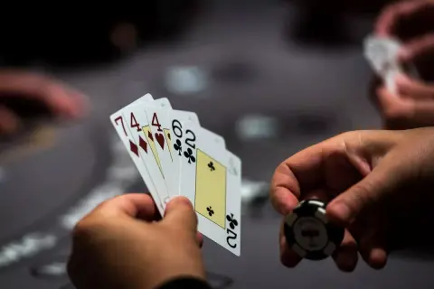 A világ legjobb pókerjátékosait győzte le egy mesterséges intelligencia