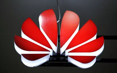 Újabb 90 napos haladékot kapott a Huawei, még nem lélegezhet fel