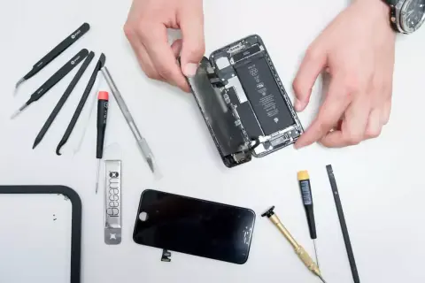 Jelentős lépésre szánta el magát az Apple, nyit a független szervizek felé