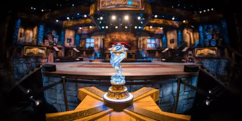 Női győztest avattak a Hearthstone döntőben