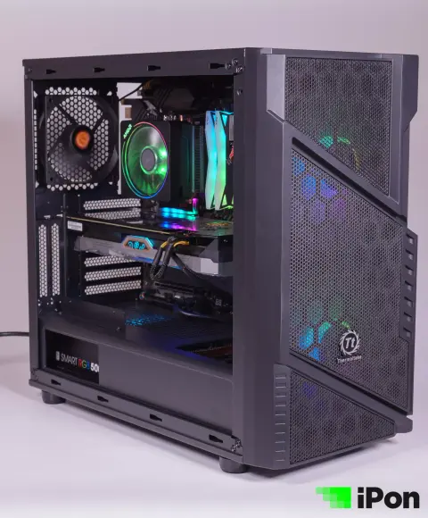 Thermaltake Commander C31 - csak méretében közepes