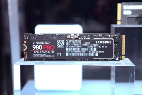 PCIe 4.0-s csatolóval érkeznek a Samsung 980 Pro SSD-k