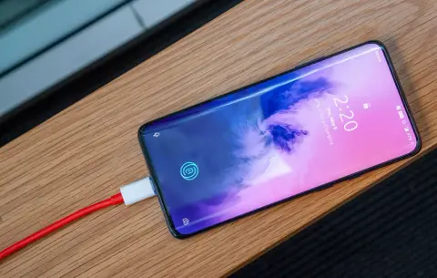 Optimalizált töltést vezet be a OnePlus