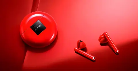 Piros FreeBuds 3 készült Valentin-napra a Huaweitől