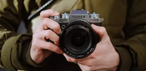 Hamarosan itt a Fujifilm legújabb zászlóshajó fényképezőgépe