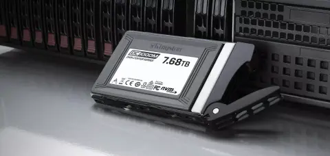 Az adatközpontokat veszik célba a Kingston eddigi leggyorsabb U.2-es SSD-i