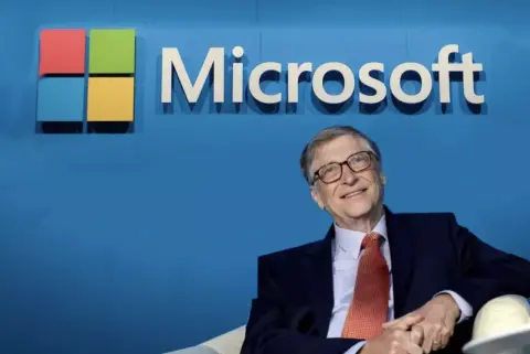 Bill Gates távozik a Microsoft igazgatótanácsából