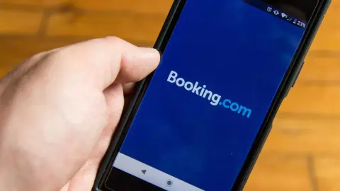 Tisztességtelen volt a Booking, milliárdos büntetést kapott