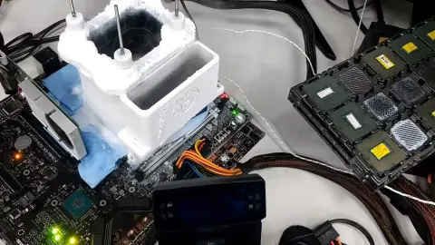 DDR4-6666 MHz: Új memória-órajel világrekord született!