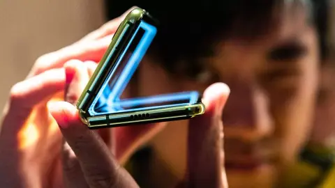 A Samsung és a Corning összefog a hajlékony védőüveg fejlesztésében